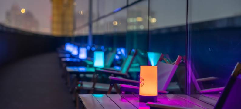 旅小二青年酒店(西湖湖滨定安路地铁站店)图片