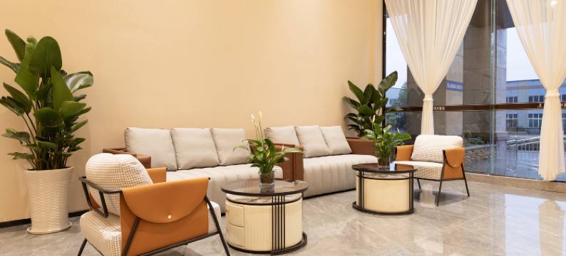 金岭西岸酒店(绵阳中华大熊猫苑游客中心店)图片