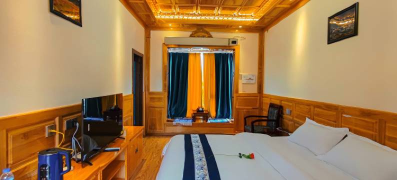 香格里拉德吉宗康民宿(纳帕海店)图片