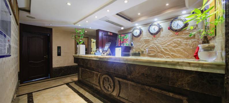 菲诗特风尚民宿(泽胜中央广场店)图片