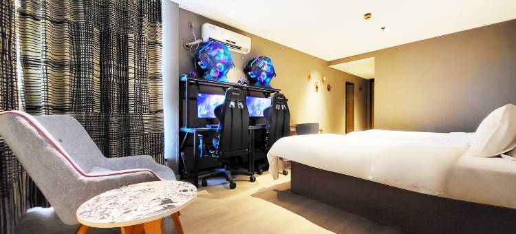 亚信电竞酒店(启东文峰大世界店)图片