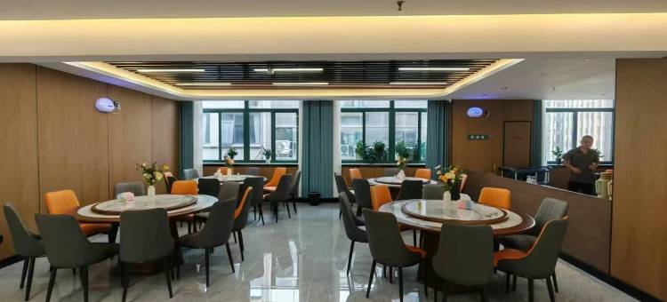 湖滨四季酒店(杭州保俶路下宁桥地铁站店)图片
