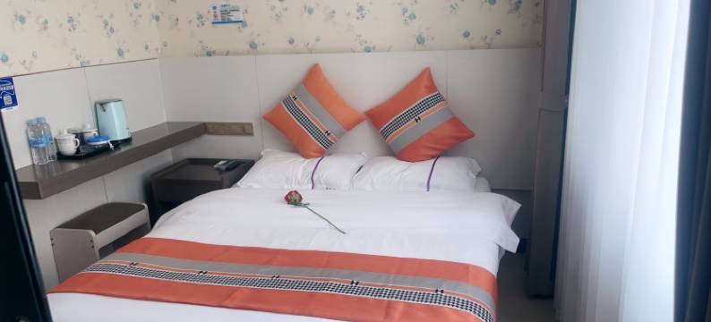 临沧鸿益宾馆(玉龙湖景区店)图片