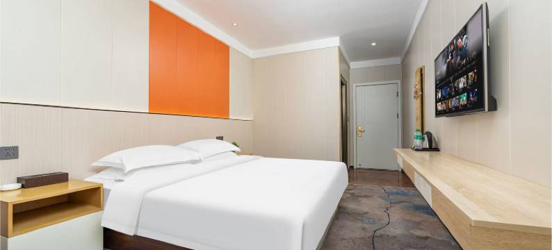 新密金蓝湾主题酒店(中强光年城市广场店)图片