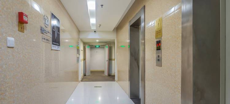 JING·漫千域商旅电竞酒店(邢台体育馆店)图片