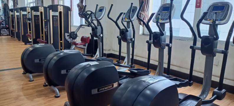 冠逸酒店(开原全民健身中心)图片