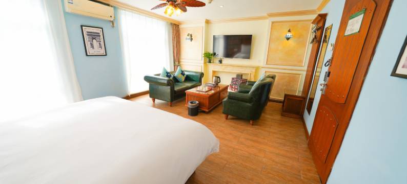 丽呈雅客小镇酒店(青年路中车轨道店)图片