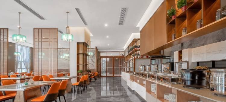 华英国际酒店(潢川产业聚集区店)图片