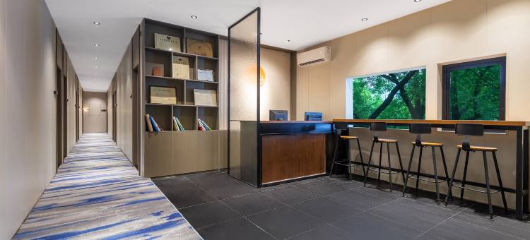 锐思特酒店(上海顾戴路地铁站复旦大学儿科医院店)图片