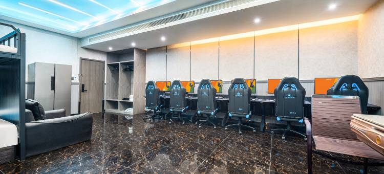 优恩电竞酒店(郑州高铁东站店)图片