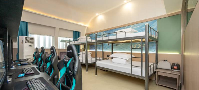 美娱·星峰电竞酒店(南充五星花园中心医院店)图片