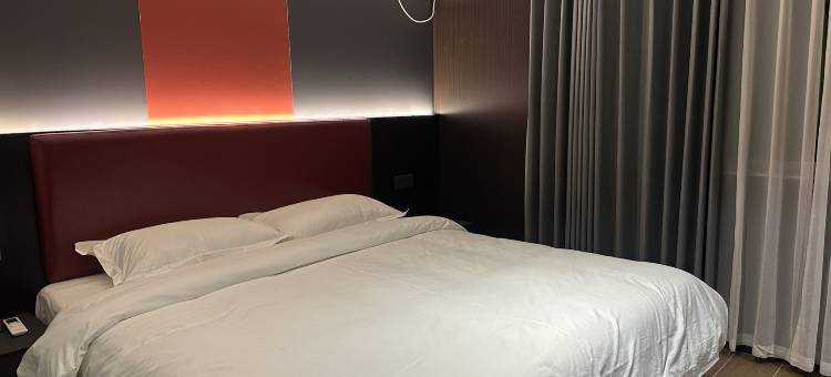 森林之巅电竞酒店图片