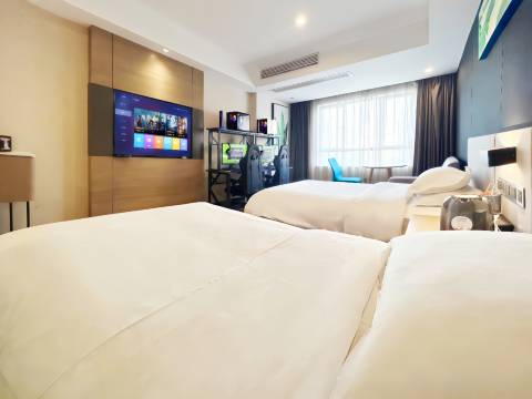 轻叶电竞民宿(河源紫金宝成商业广场店)