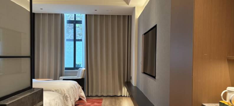 泸定烹坝十里香酒店图片