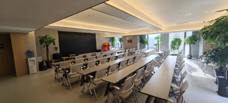 曼京湖畔酒店(安宁吾悦广场店)图片