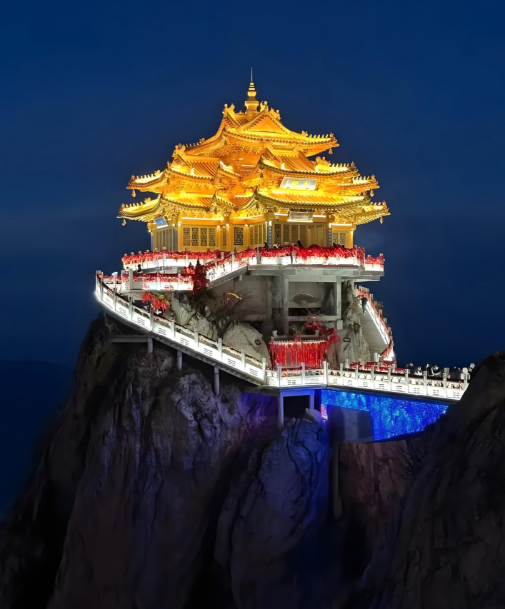 光阴故事丨寰宇金顶・Crown御景国际大酒店(栾川老君山凤凰天街店)图片