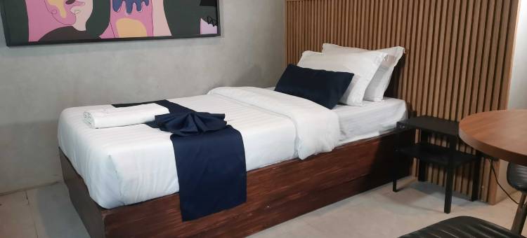 克拉克国际机场附近联排别墅橡木灰色酒店(Townhouse Oak Grey Hotel Near Clark International Airport)图片