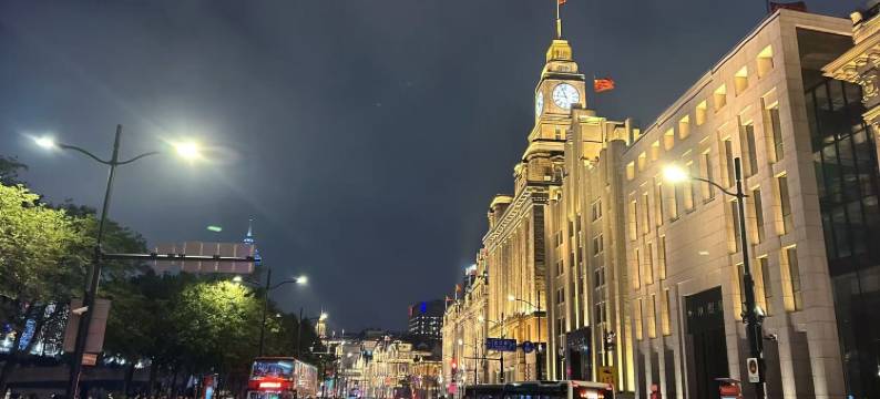 新荟城市酒店(上海静安寺长寿路地铁站店)图片