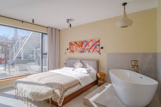 SILK ROAD·雪界民宿(乌鲁木齐南山店)