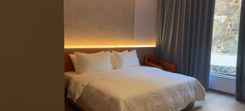 石棉柏雅智能酒店图片