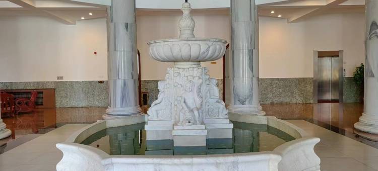 莫尔道嘎龙岩山庄图片