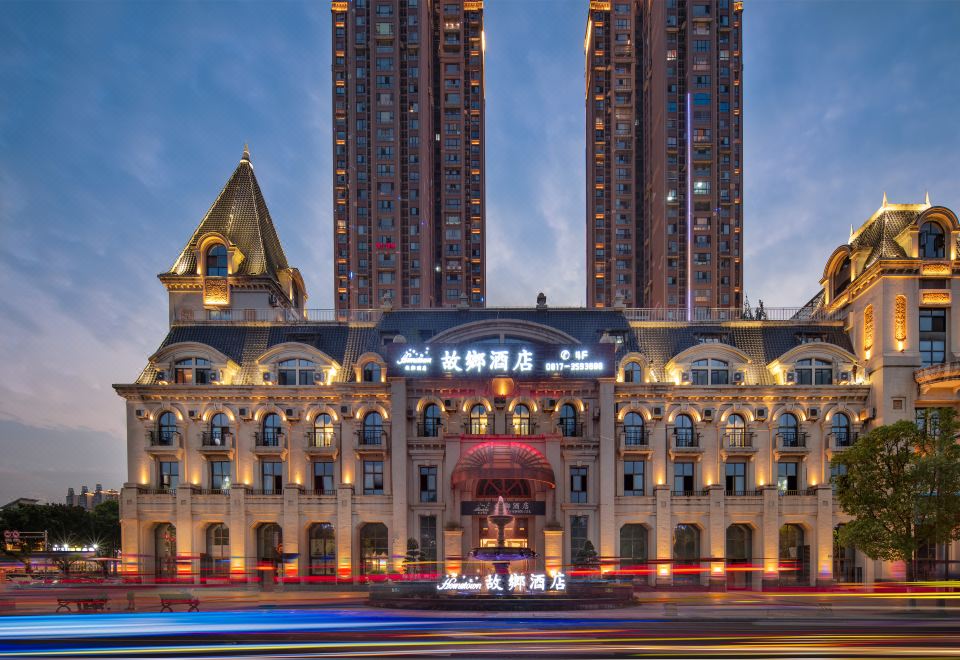 南充故鄉酒店(1227广场店)外景图