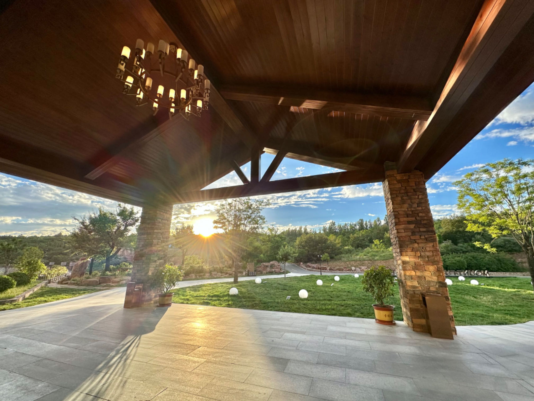 Mount Fuxi  Cliff HotelOver view