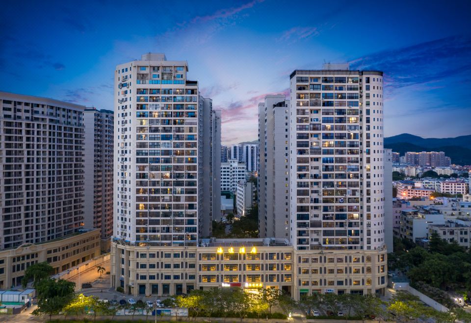 海边酒店（三亚湾椰梦长廊店）外景图