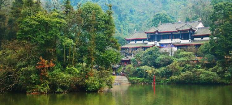 都江堰兰兮畔民宿(青城山高铁站店)图片