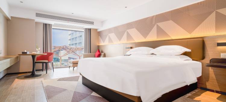 柏曼酒店(武汉光谷科技会展中心大悦城店)图片