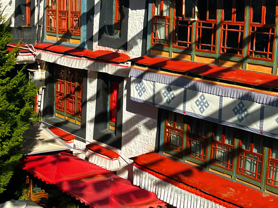 拉萨邦达仓古建酒店(大昭寺八廓街店)