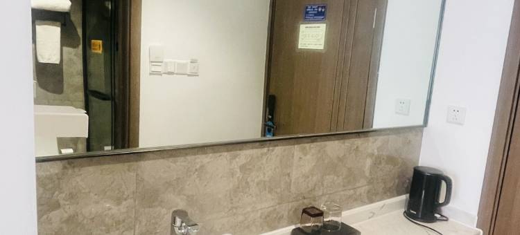 滨江假日酒店(珞璜站店)图片