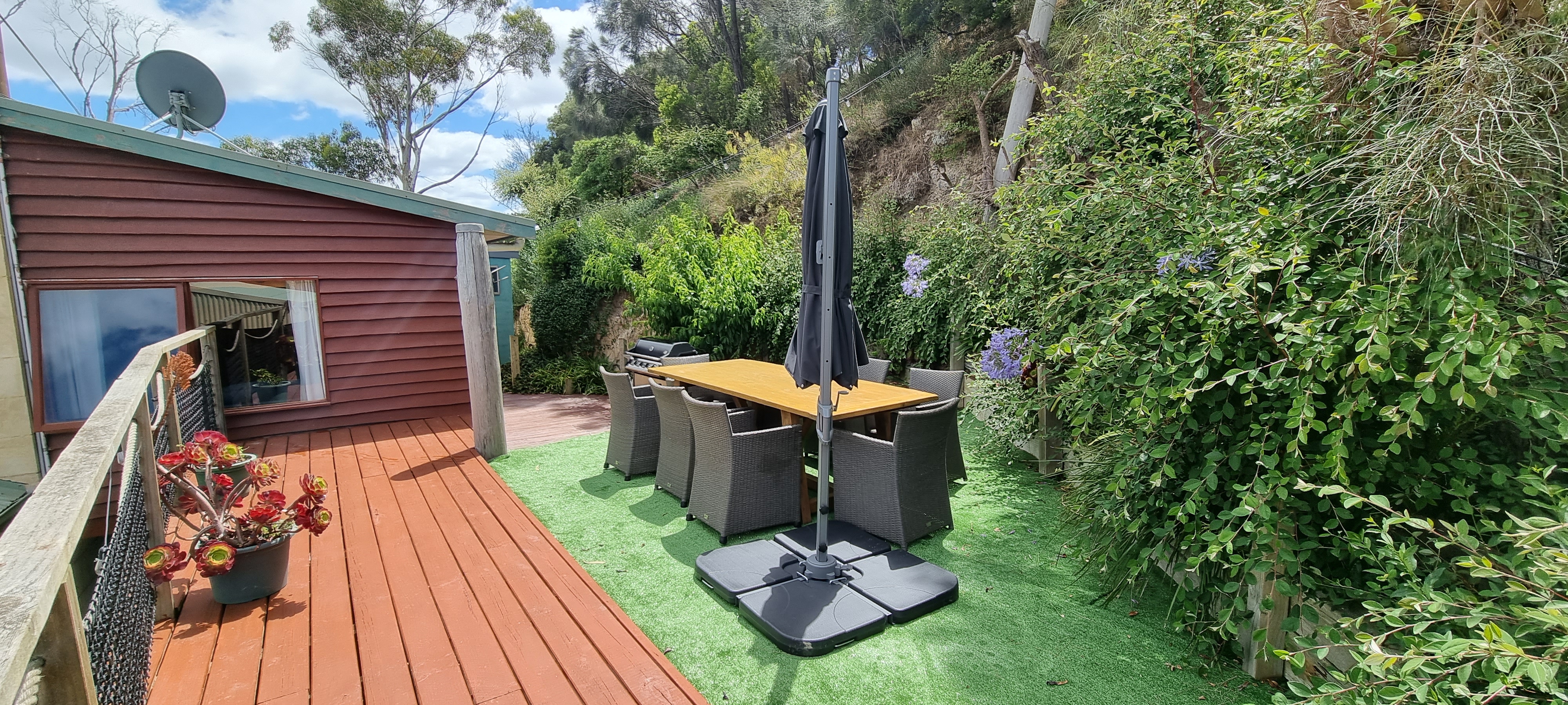 Eastern Reef CottagesOver view