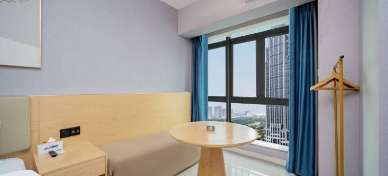 佛山宇宙系酒店公寓(万民金海城东平地铁站店)图片