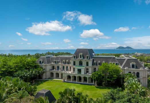 万宁日月湾传奇酒店外景图