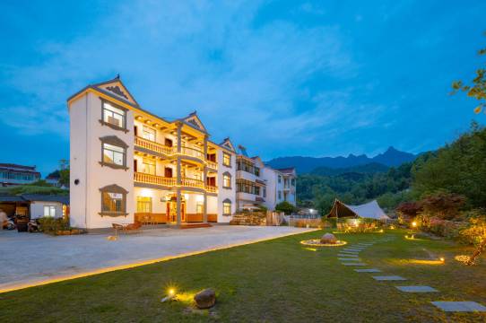 溪畔民宿(九华山游客服务中心店)