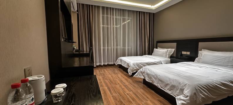 乌兰察布盛澜酒店(集宁南站维多利广场店)图片