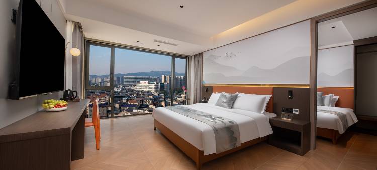 聚湘源·Family极简轻奢全屋智能山景民宿(天门山索道店)图片