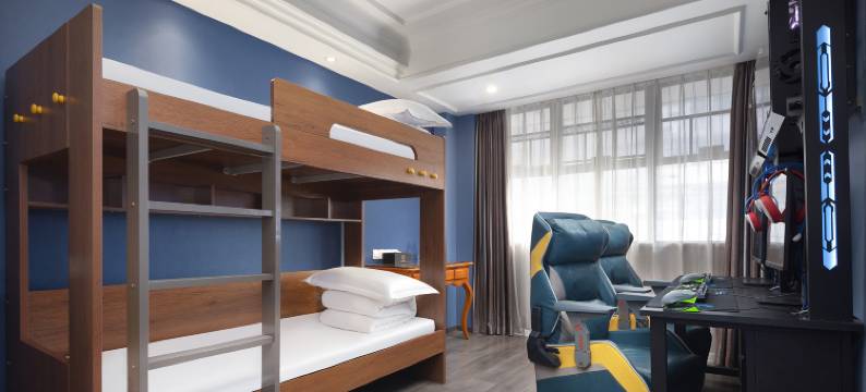 Clay克莱熊电竞酒店(麓谷公园地铁站店)图片