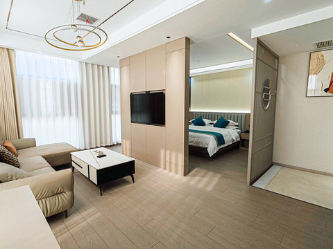 隆泰大酒店 (赤壁站店)