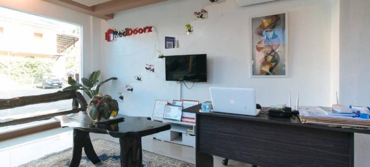 红多兹Plus酒店-近拉古娜路易斯安那市(Reddoorz Plus near Municipality of Luisiana Laguna)图片