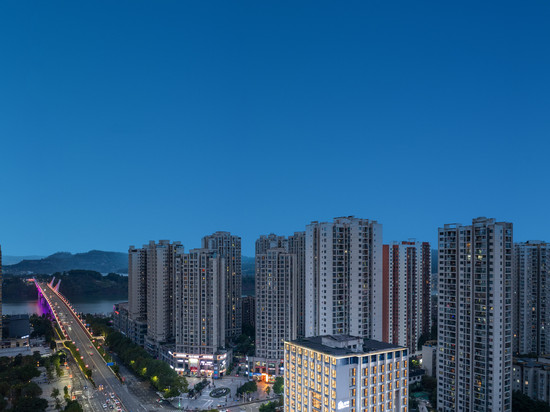 光年设计师酒店(重庆合川高铁站区政府店)