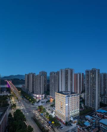 光年设计师酒店(重庆合川高铁站区政府店)