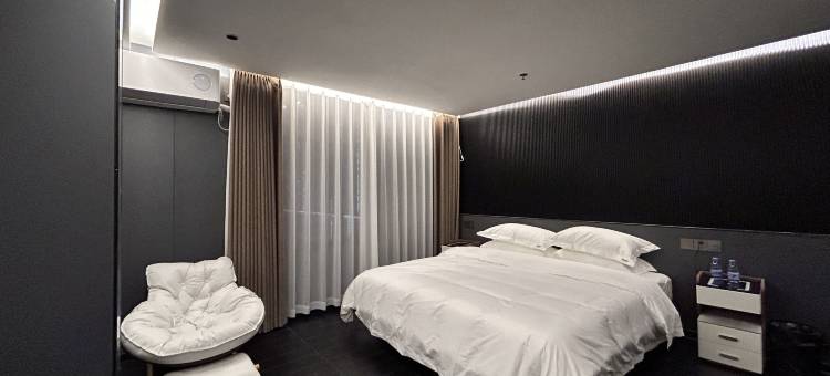 茂名昊铂尔电竞公寓(电白区人民政府店)图片