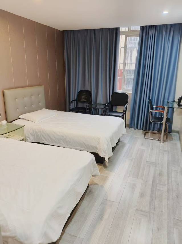 衢州市柯城青苹果酒店