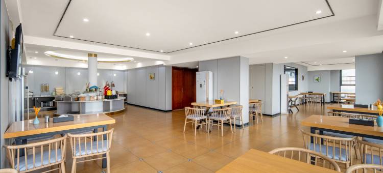 临沧和旭恒春大酒店(恒基广场玉龙湖公园店)图片