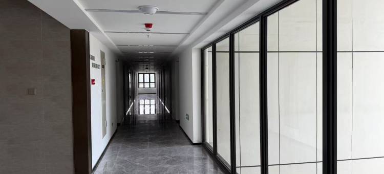 广旭影视国际公寓(惠州星河冠誉府店)图片