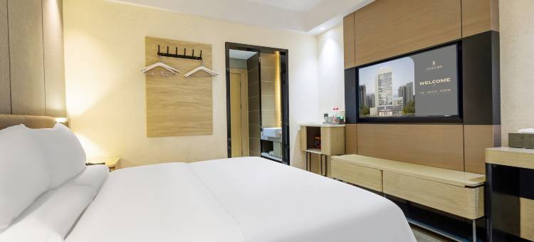 艺龙安云酒店(阿克苏老街夜市店)图片