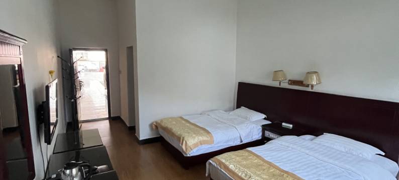 德钦藏东聚龙酒店图片