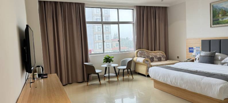 东兴鑫昌大酒店(万尾金滩店)图片